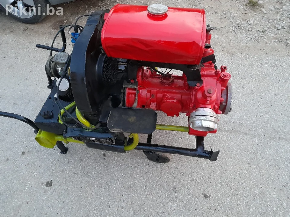 PROFESIONALNA VATROGASNA PUMPA ROSENBAUER - VW Buba Motor