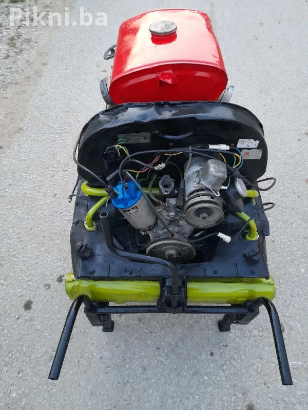 PROFESIONALNA VATROGASNA PUMPA ROSENBAUER - VW Buba Motor
