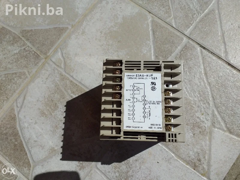 Omron regulator temperature E5AS-R1P