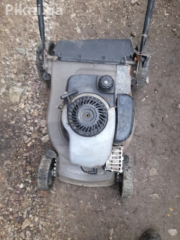 Poklopac korpe kosacice honda HRG 413 kosolice kosacica