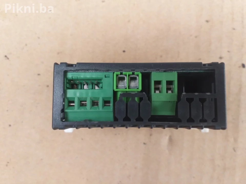 Digitalni termostat Dixell XR10C - 230V - Za Hladnjače/Vitrine
