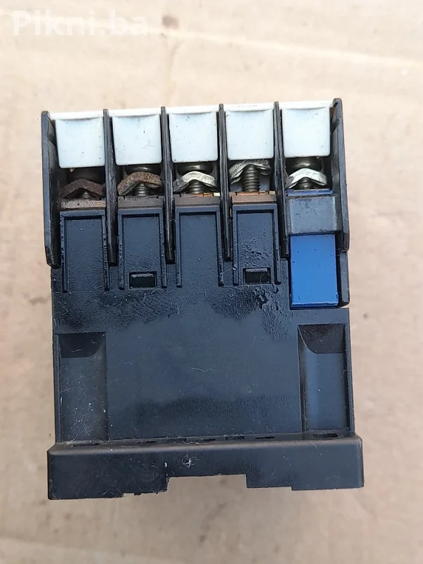 Sklopka / Kontaktor Telemecanique 9A 220V (4kW)