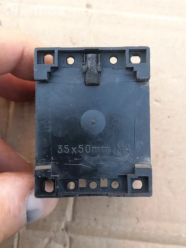 Sklopka / Kontaktor Telemecanique 9A 220V (4kW)