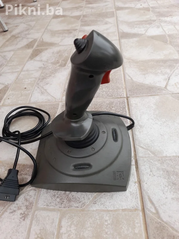 Džojstik Logitech kontroler gamepad