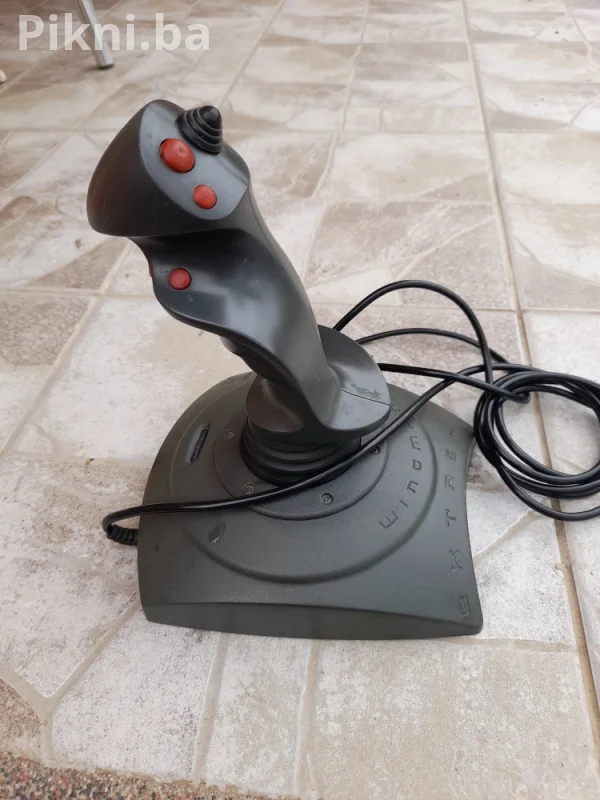 Džojstik Logitech kontroler gamepad
