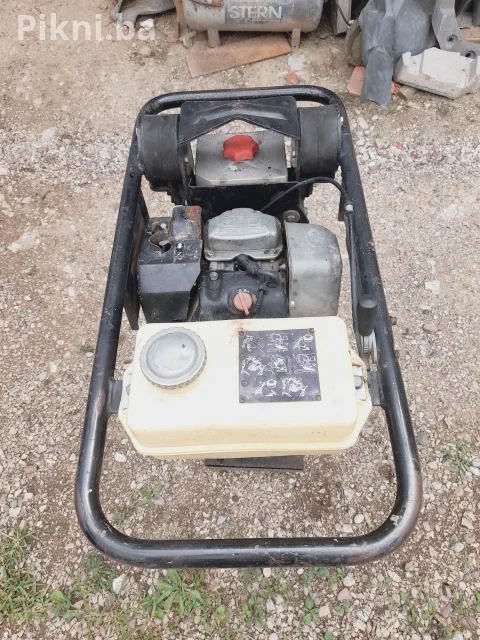 Vibracioni nabijač Ammann AVS 68 (2004) - Odličan motor Žaba skakavac vibro ploča