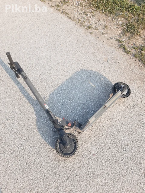 Električni trotinet romobil Wispeed T855 - bez punjača i.loša baterija