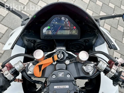 Honda cbr 1000rr 126kw vrhunsko stanje Zenica