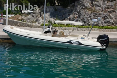 Gliser Maestral brodica /2x350ks /12 putnika/ 8,43m Hrvacka 7