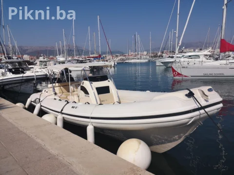 Gliser Maestral brodica /2x350ks /12 putnika/ 8,43m Hrvacka 3