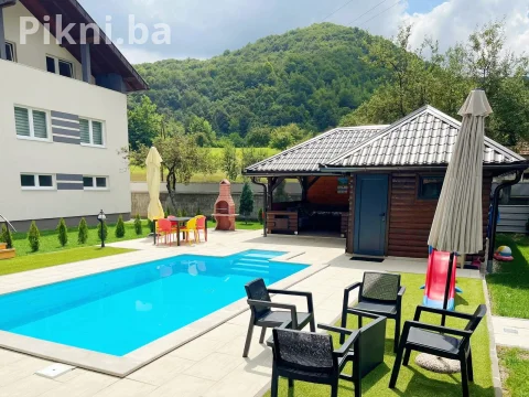 🏡Iznajmljivanje privatne vikendice sa bazenom Hadžići