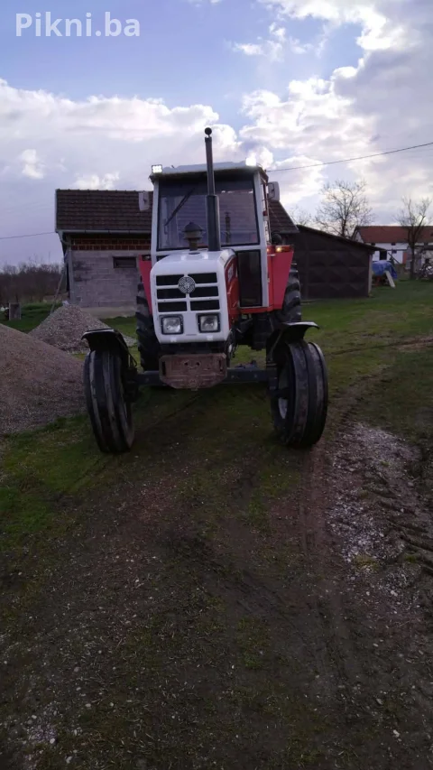 traktor  Steyr 8100
