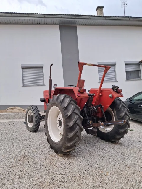 Traktor Universal 445 duplak 4x4