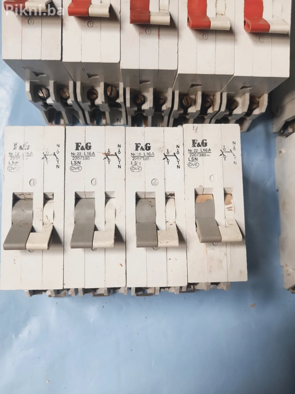 ⚡ Automatski osigurači F&G – razne amperaže 10A 12A 16A prekidači