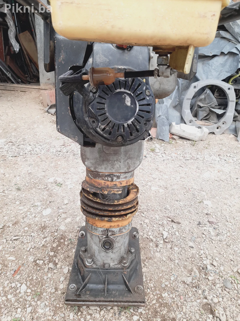 Vibracioni nabijač Ammann AVS 68 (2004) - Odličan motor Žaba skakavac vibro ploča