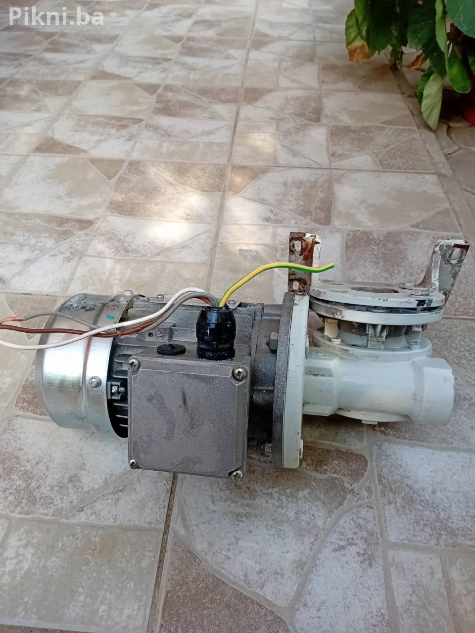 Elektromotor sa reduktorom (Chiaravalli) 018kw  38 obrta