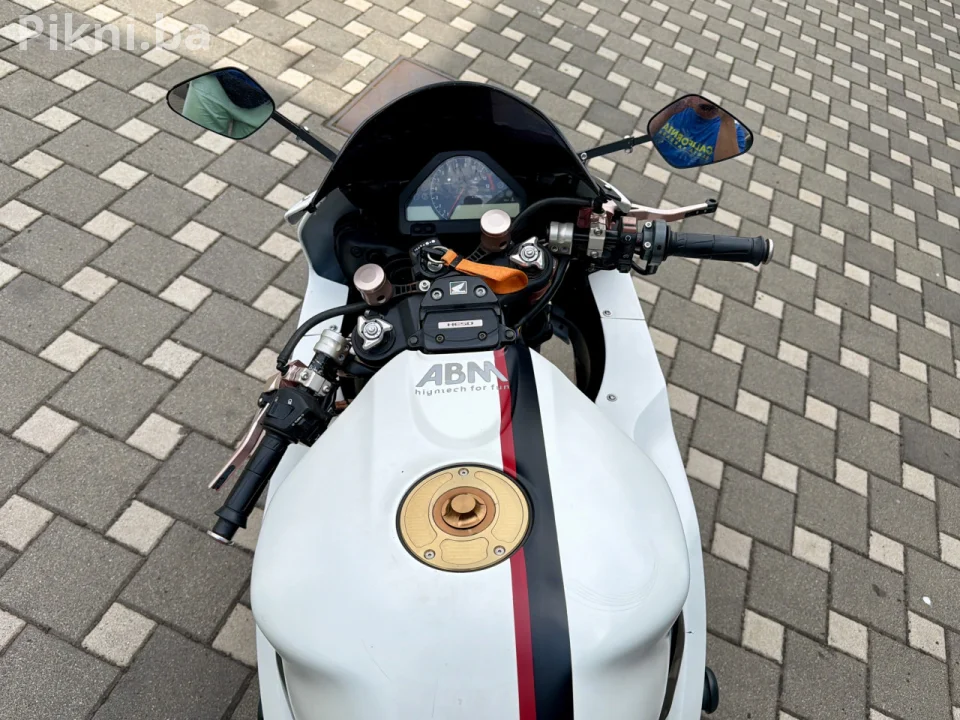 Honda cbr 1000rr 126kw vrhunsko stanje Zenica