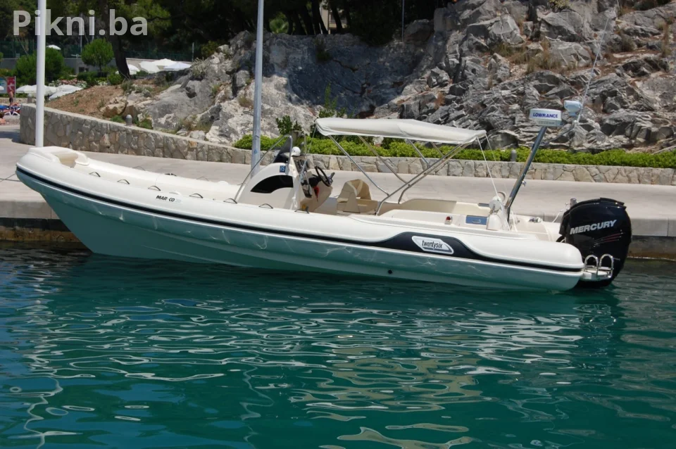 Gliser Maestral brodica /2x350ks /12 putnika/ 8,43m Hrvacka