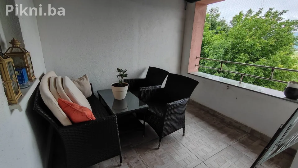 dvoetažni stan površine 112m2 na Dobrinji