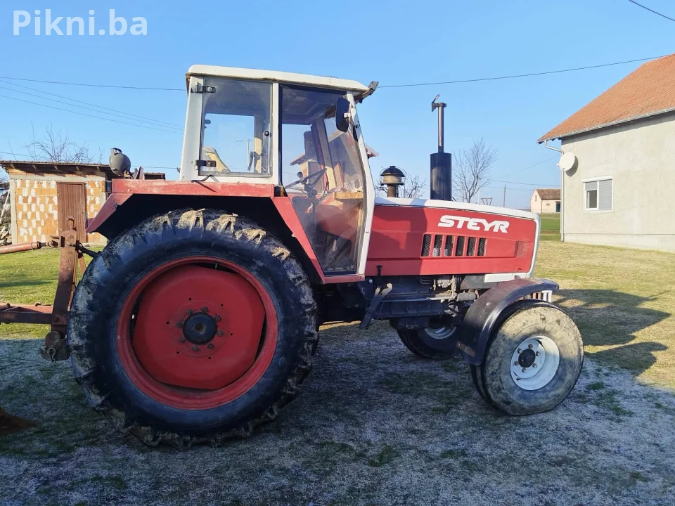 traktor  Steyr 8100