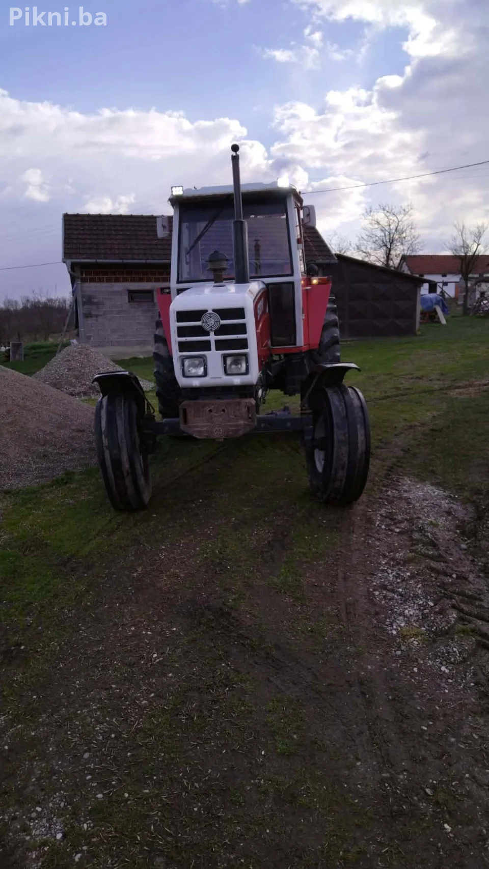traktor  Steyr 8100