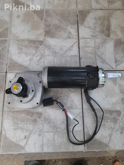 PERMOBIL DRIVE UNIT – POGONSKA JEDINICA – WARNER ELECTRIC elektro motor sa reduktorom 24 voltq