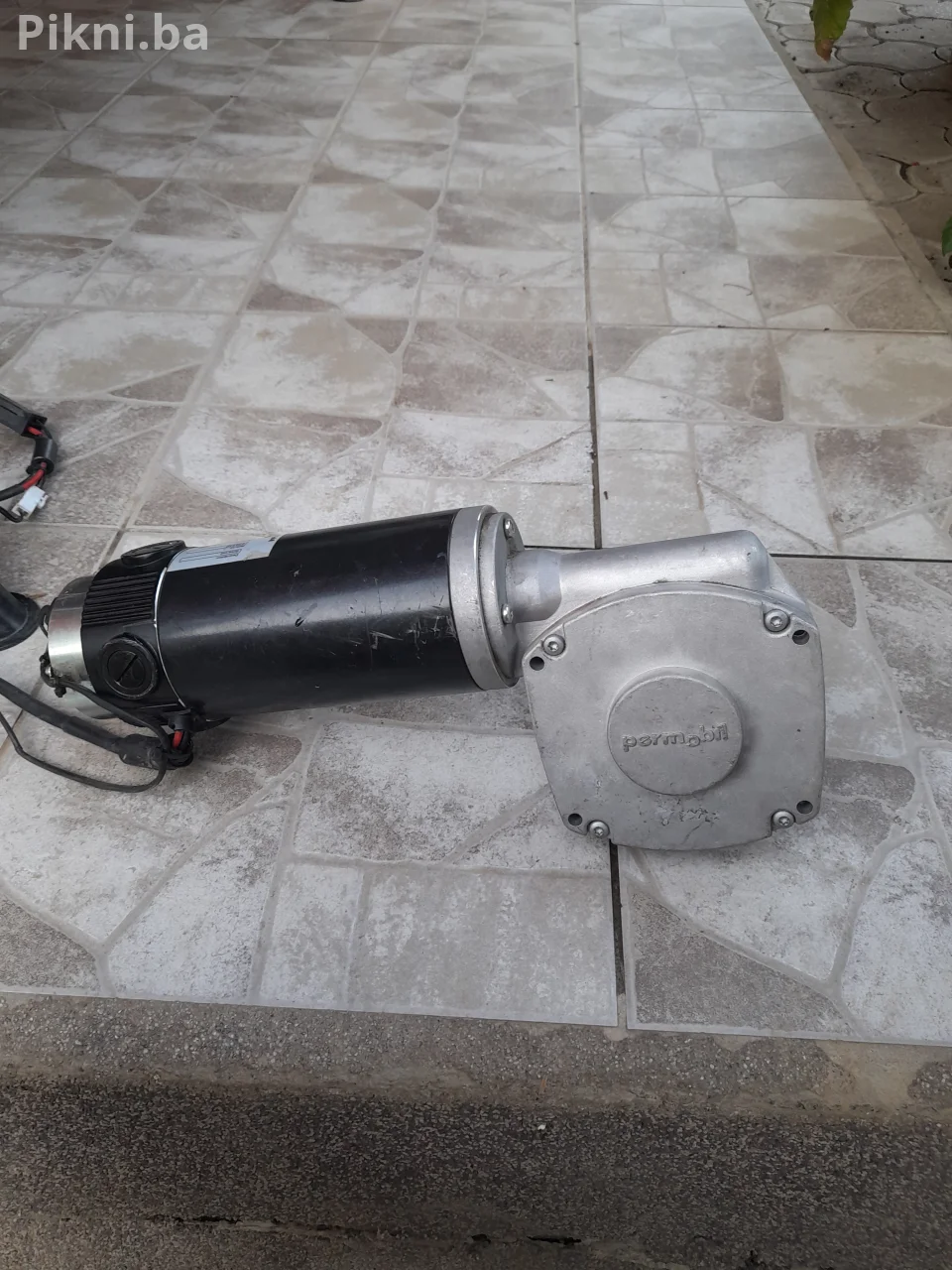 PERMOBIL DRIVE UNIT – POGONSKA JEDINICA – WARNER ELECTRIC elektro motor sa reduktorom 24 voltq