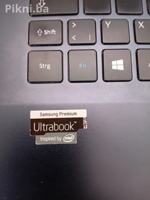 Samsung Premium Ultrabook i7 / 8GB RAM / Baterija 8+ sati 11