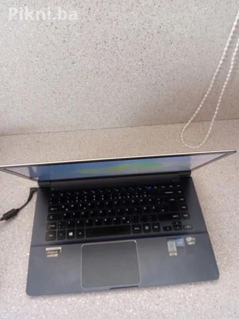 Samsung Premium Ultrabook i7 / 8GB RAM / Baterija 8+ sati 10