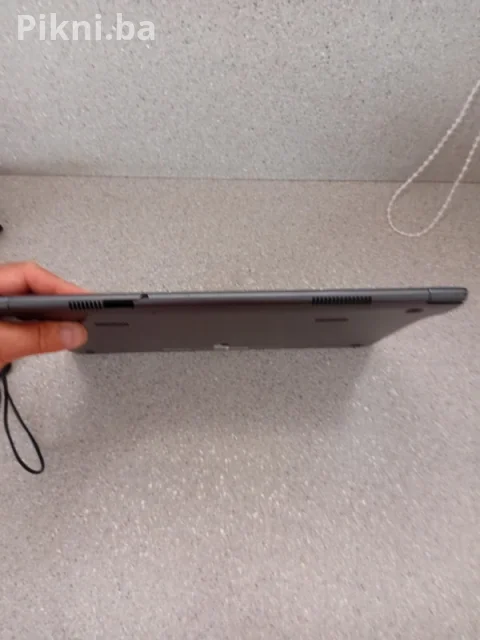 Samsung Premium Ultrabook i7 / 8GB RAM / Baterija 8+ sati 9