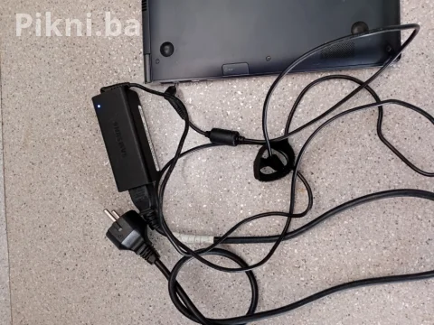 Samsung Premium Ultrabook i7 / 8GB RAM / Baterija 8+ sati