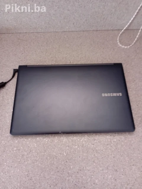 Samsung Premium Ultrabook i7 / 8GB RAM / Baterija 8+ sati