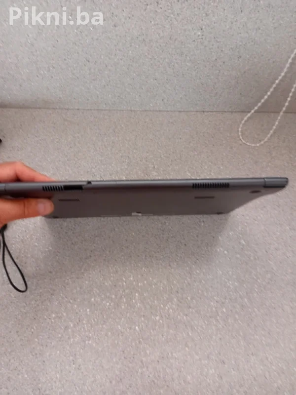 Samsung Premium Ultrabook i7 / 8GB RAM / Baterija 8+ sati