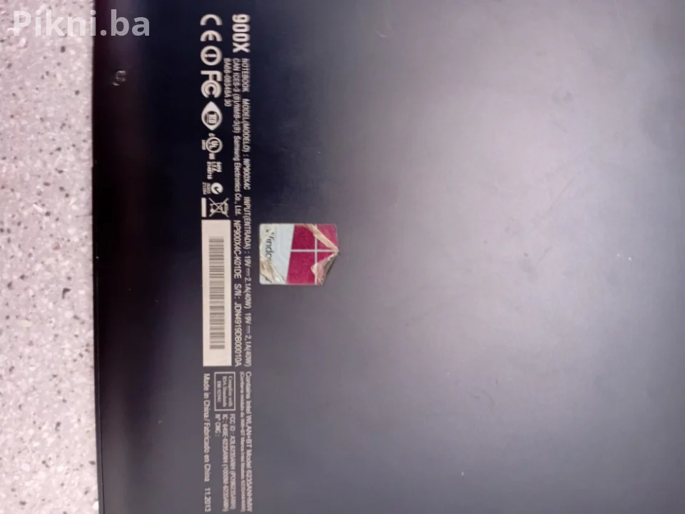 Samsung Premium Ultrabook i7 / 8GB RAM / Baterija 8+ sati
