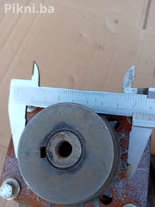 Elektromotor sa reduktorom Leroy Somer 0.37 kW (Odnos 30:1 - 50 o