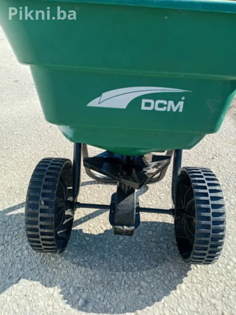 Rotacijska kolica / Rasipač za gnojivo i sjeme DCM - Kao Novo 11