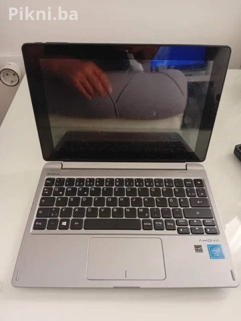 Medion Akoya E1240T 2 u 1 Tablet Laptop Za dijelove Servis