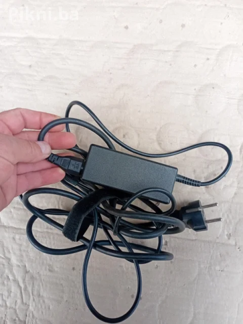 Originalni HP punjač 19.5V 3.33A 65W (Plavi pin) - Garancija ispravan