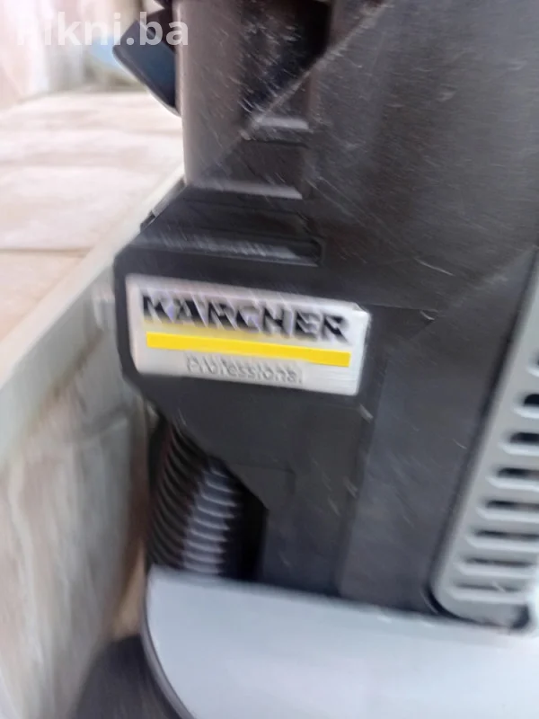 Profesionalni usisivač za tepihe KARCHER CV 38/2 Adv (2022.)