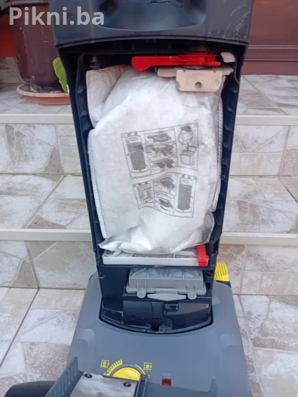 Profesionalni usisivač za tepihe KARCHER CV 38/2 Adv (2022.)