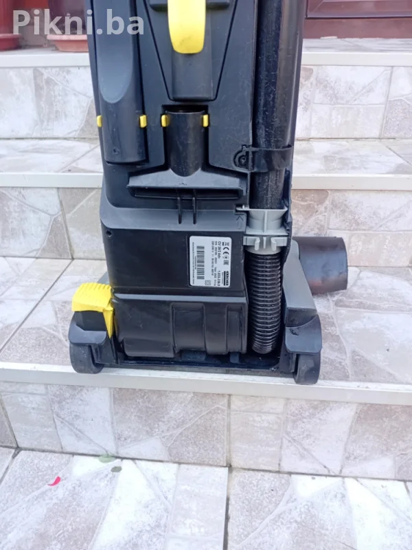 Profesionalni usisivač za tepihe KARCHER CV 38/2 Adv (2022.)