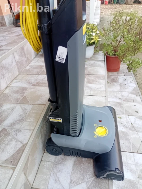 Profesionalni usisivač za tepihe KARCHER CV 38/2 Adv (2022.)