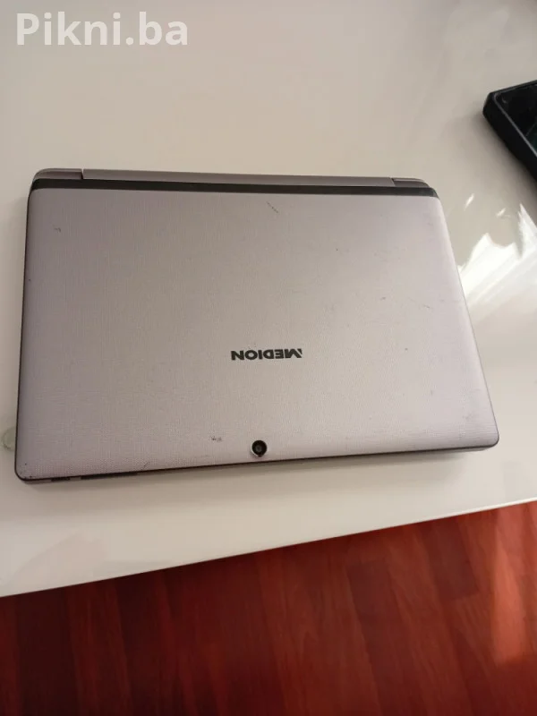 Medion Akoya E1240T 2 u 1 Tablet Laptop Za dijelove Servis