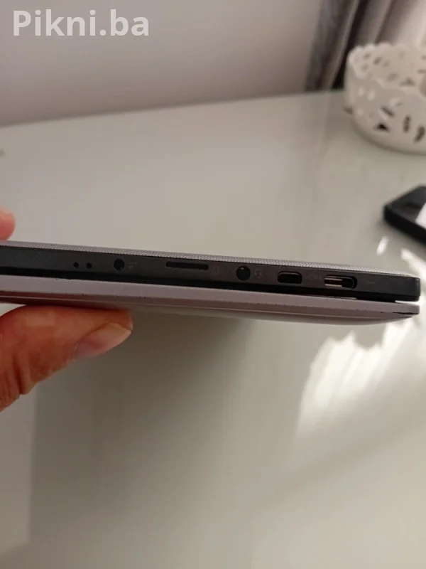 Medion Akoya E1240T 2 u 1 Tablet Laptop Za dijelove Servis