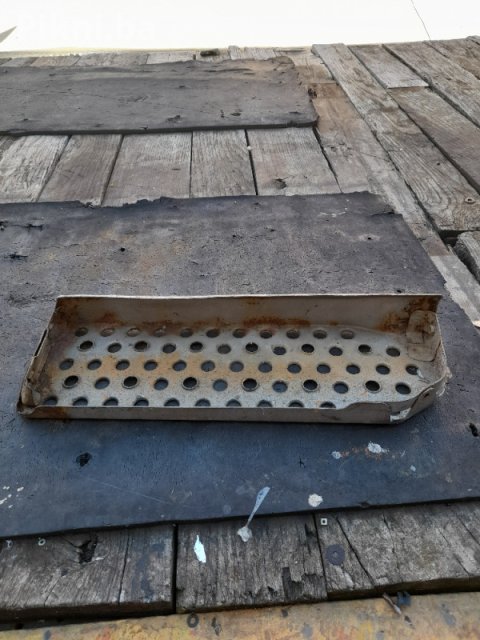 Metalno Gazište / Stepenica za Kamion (Radna Platforma) 45 KM 3