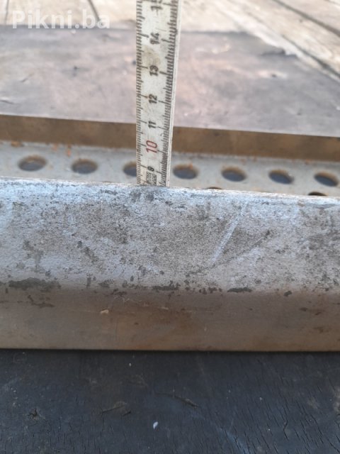 Metalno Gazište / Stepenica za Kamion (Radna Platforma) 45 KM