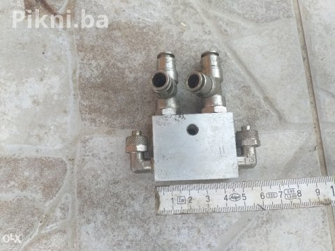 ⚙️ PNEUMATSKI RAZVODNI BLOK (MANIFOLD) SA BRZIM PRIKLJUČCIMA 8mm ⚙️ 4