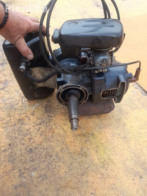 Motor za kosacicu tomos umo6 kosilice kosacice 180 KM 4