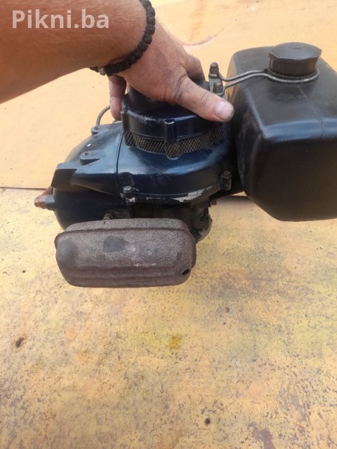 Motor za kosacicu tomos umo6 kosilice kosacice 180 KM 3