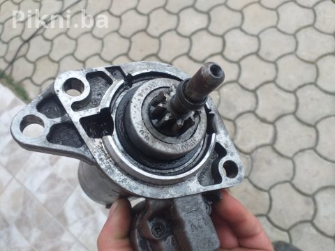 ISPRAVAN BOSCH Anlaser (Starter Motor) 12V - VW / Audi / Škoda (0 100 KM 6